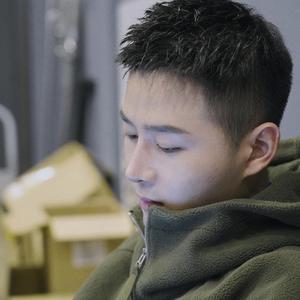 女人偷拍自感自摸黄色片
